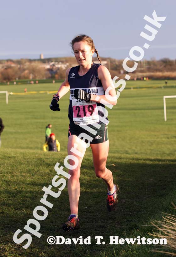 Alyson Dixon on her way to 2nd place in the senior womens North Eastern Cross Country, Champs., Temple Park, South Shields. Photo: David T. Hewitson/Sports for All Pics
